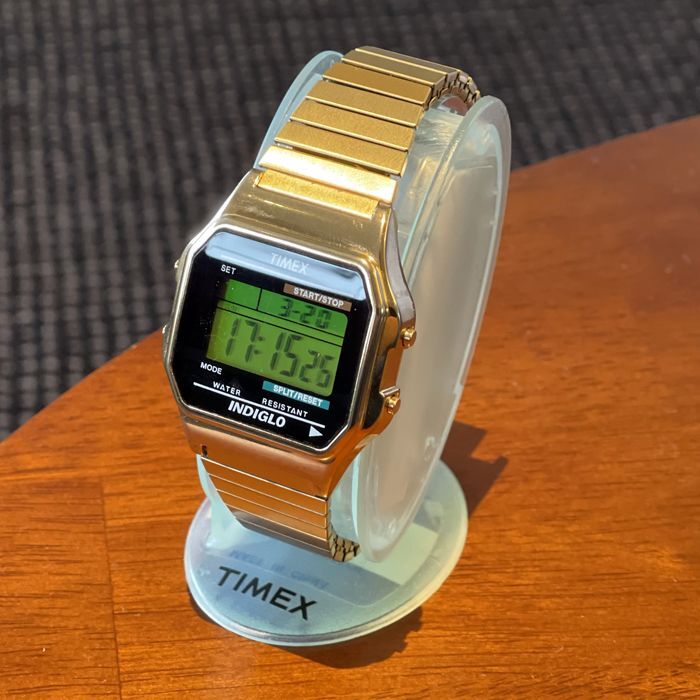 タイメックス クラシックデジタル ゴールド - 腕時計(デジタル)